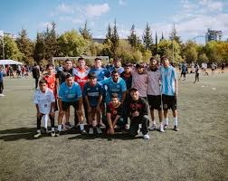 詹皇补篮绝杀，湖人反超灰熊紧咬掘金，快船力克尼克斯，反超勇士