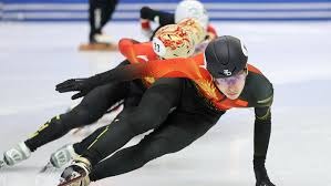 国足vs乌兹别克斯坦 有效的得分手段是侧向传中，就是所谓的45度炸 老董聊球