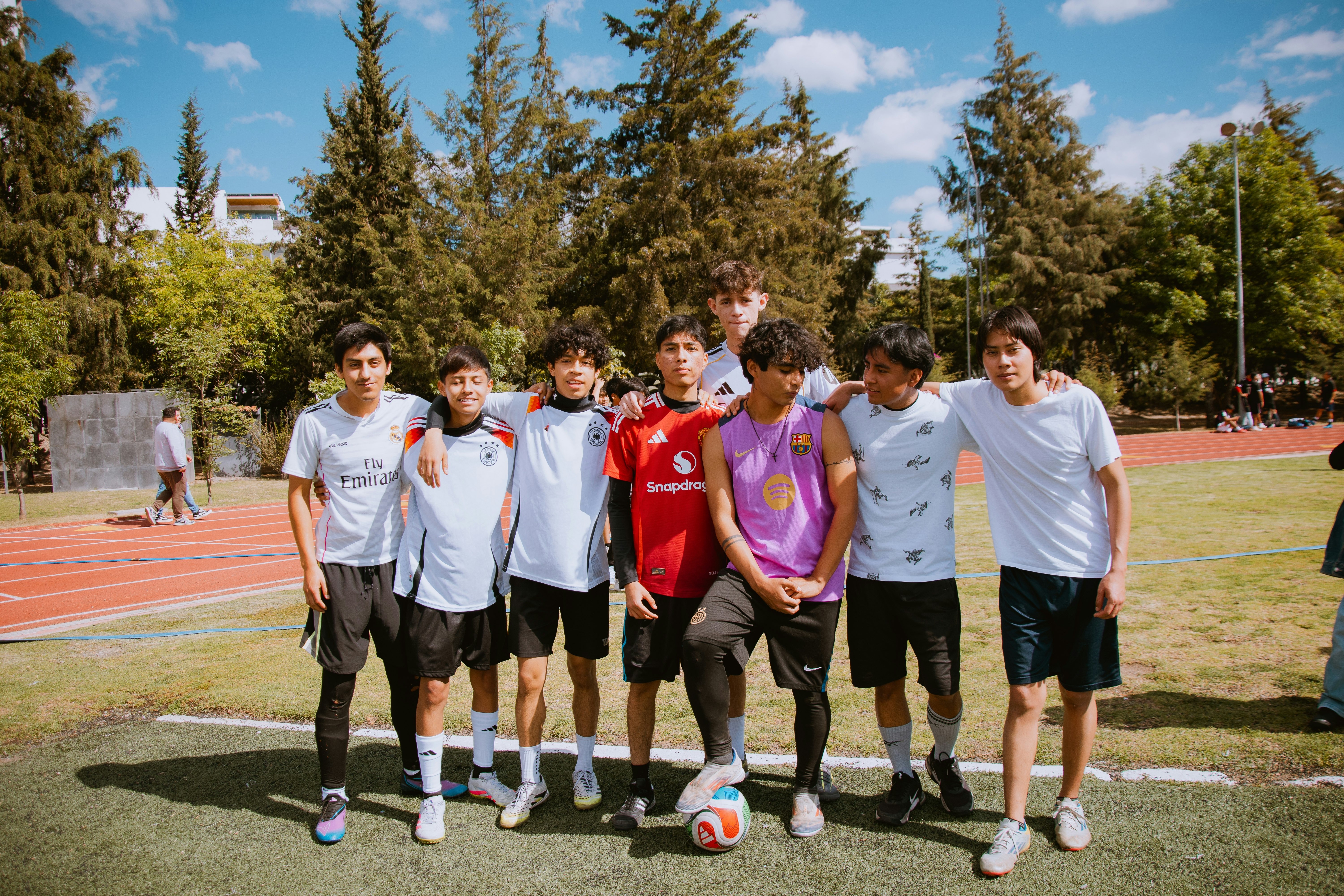 这一步出错全盘皆输（关键一步失手，前功尽弃）