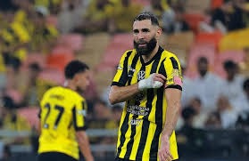 皮特·阿隆索以 53 轰刷新大联盟单季新秀本垒打历史纪录