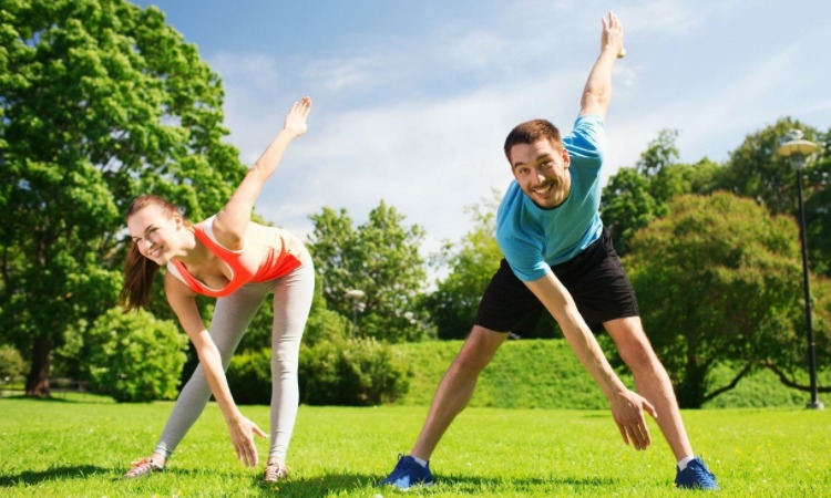 官方：英格兰名哨安东尼-泰勒将执法欧冠第4轮布鲁日vs巴萨